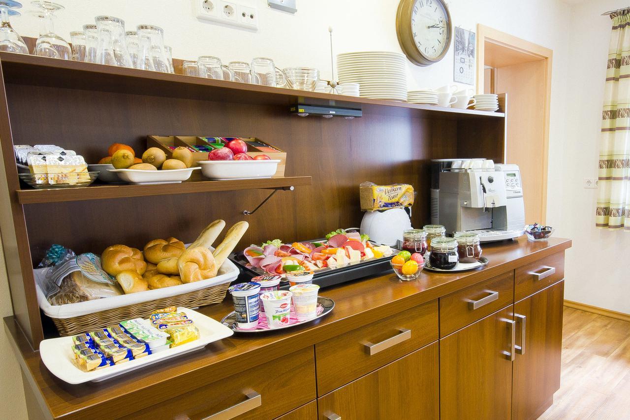Pension "Zum Raubritter" Langquaid Экстерьер фото