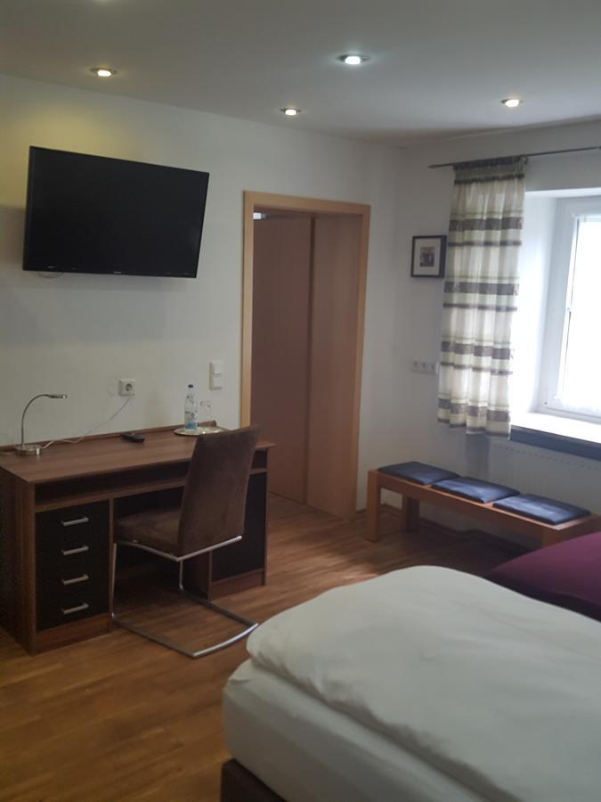 Pension "Zum Raubritter" Langquaid Экстерьер фото